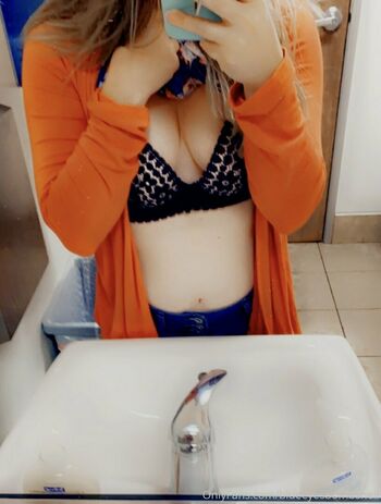 blueeyesbombshell