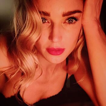 Caity Lotz