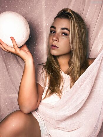 Emmadizzy / Emma_arty