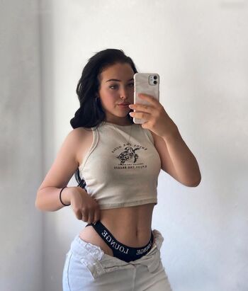 Lara.stxx