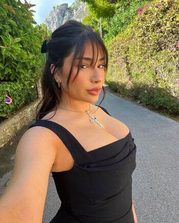 Latina Becca
