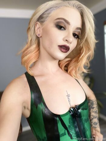 Lola Fae