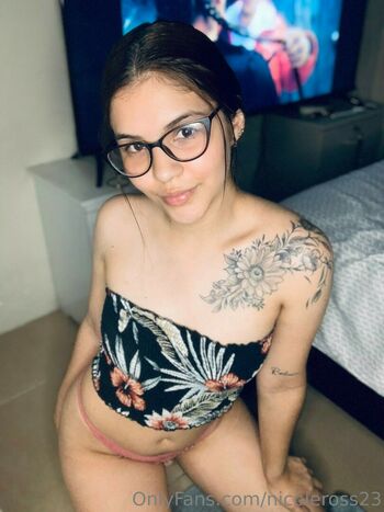 nicoleross23