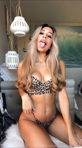 Roxannesims